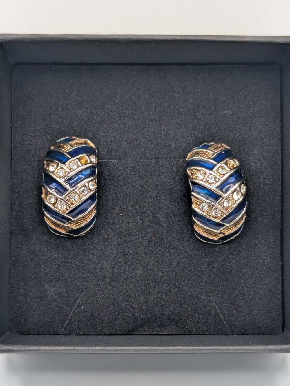 Vintage Navy Blue Enamel Chevron Rhinestone Chunky Huggie Clip On Earrings 80s